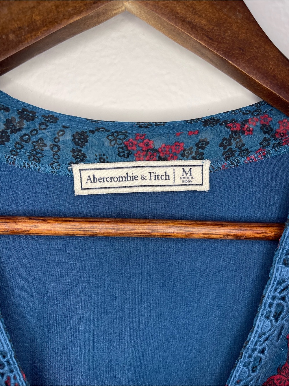 Abercrombie‎ & Fitch Babydoll Dress M Blue Floral Layered Crochet Empire Waist - Picture 6 of 8